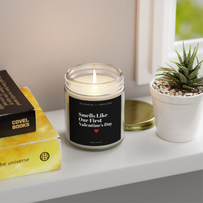 ‘Smells like our first Valentine's Day‘ – Romantic scented coconut and apricot wax candle